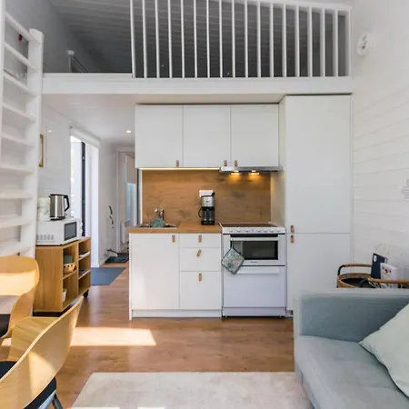 Merikruunun Taehdistoehuvila Sirius 56 Villa